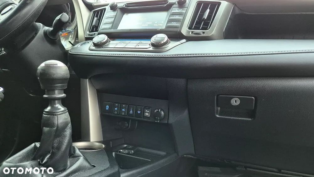 Toyota RAV4 2.0 D-4D Premium - 12