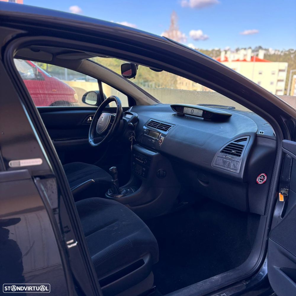 Citroën C4 1.6 HDi 110 Exclusive - 8