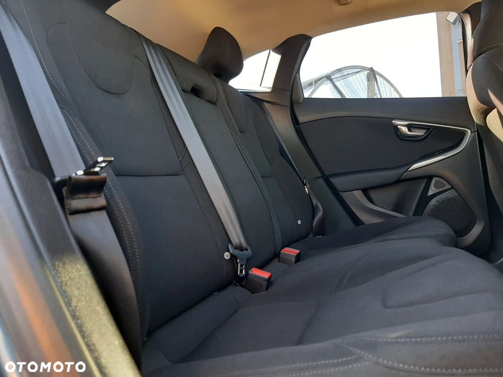 Volvo V40 - 17