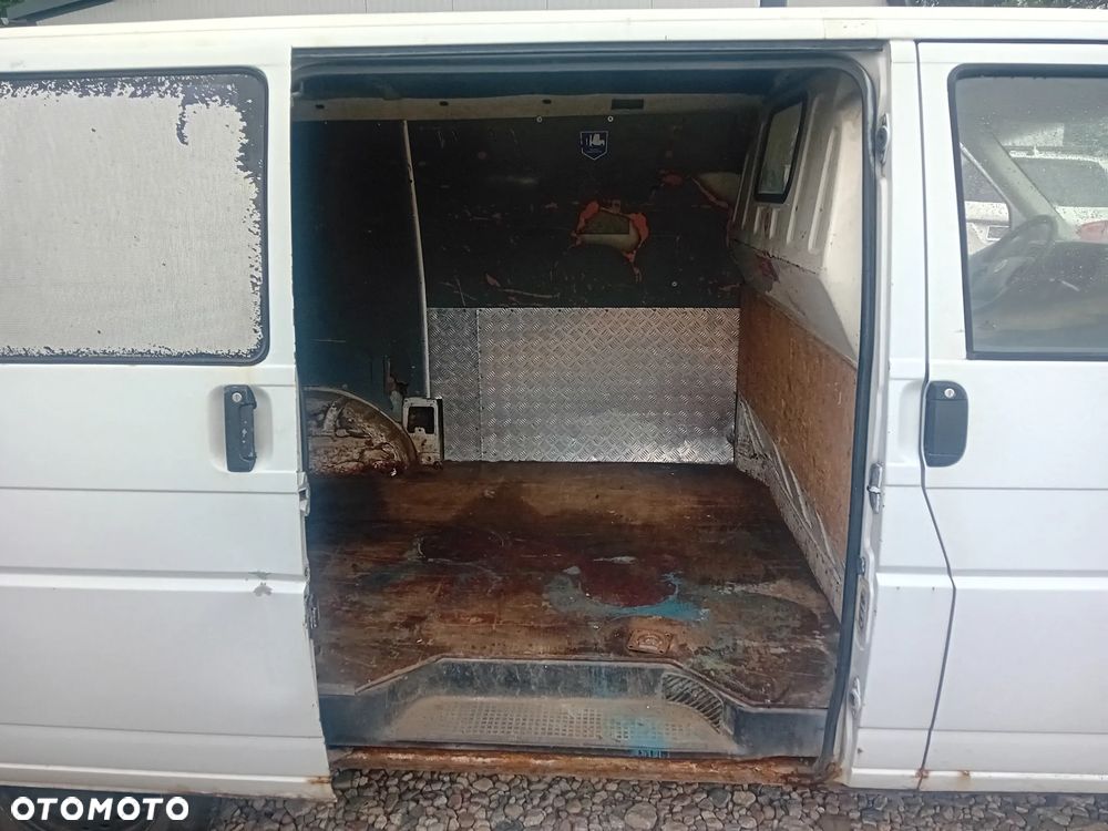 Volkswagen Transporter - 11
