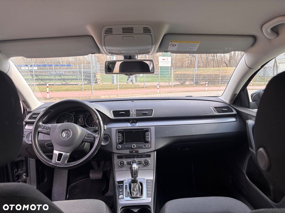 Volkswagen Passat 2.0 TDI Comfortline DSG - 35