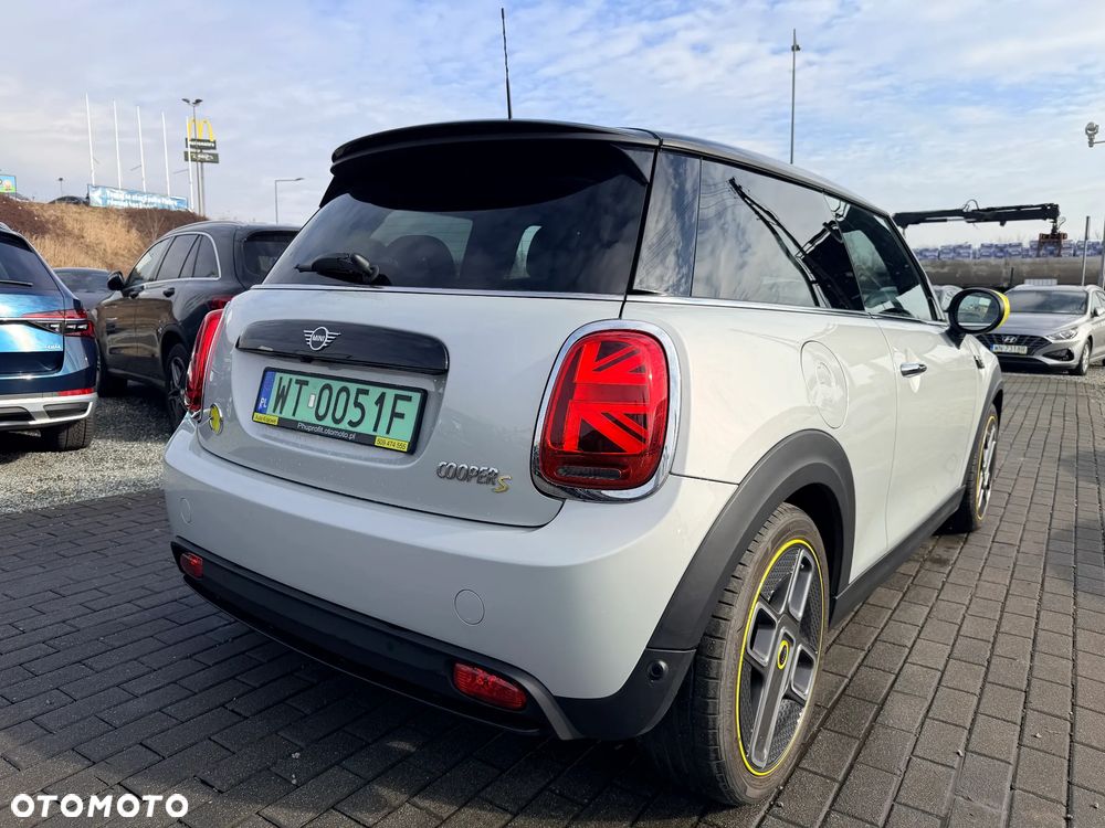 MINI Cooper SE Electric Trim - 8