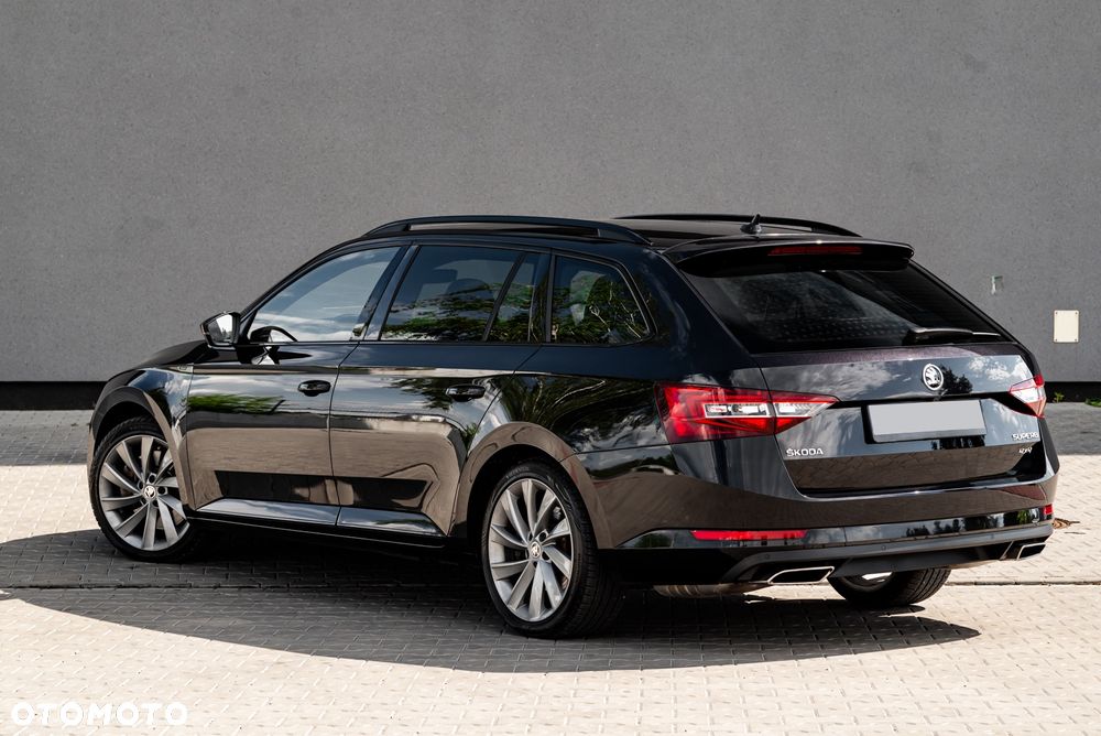 Skoda Superb 2.0 TSI 4x4 DSG Sportline - 11