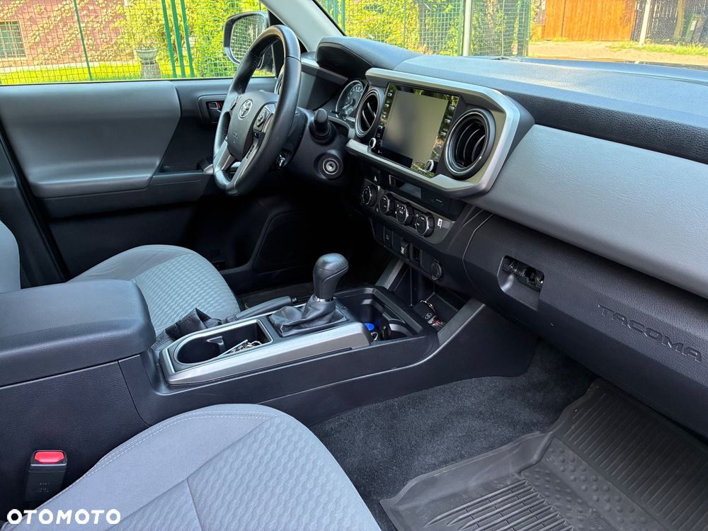 Toyota Tacoma - 26