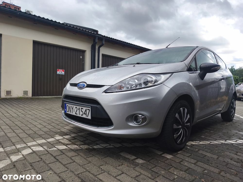 Ford Fiesta 1.6 TDCi DPF Ghia - 8