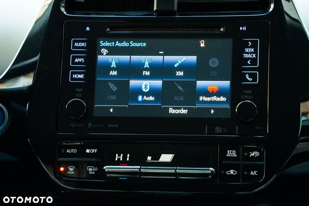 Toyota Prius 1.8 HSD Prestige - 24