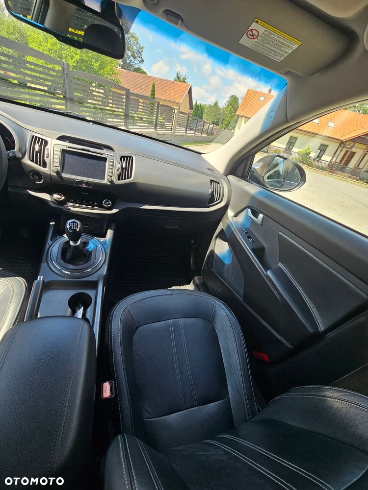 Kia Sportage 2.0 CRDI M AWD - 27