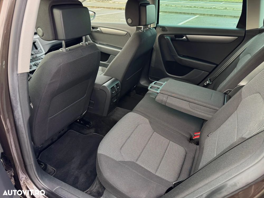 Volkswagen Passat Variant 2.0 TDI BlueMotion Technology DPF Comfortline - 14