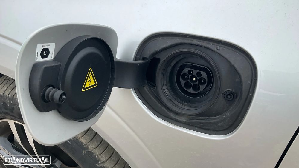 Volvo XC 60 2.0 T6 PHEV Inscription AWD - 14