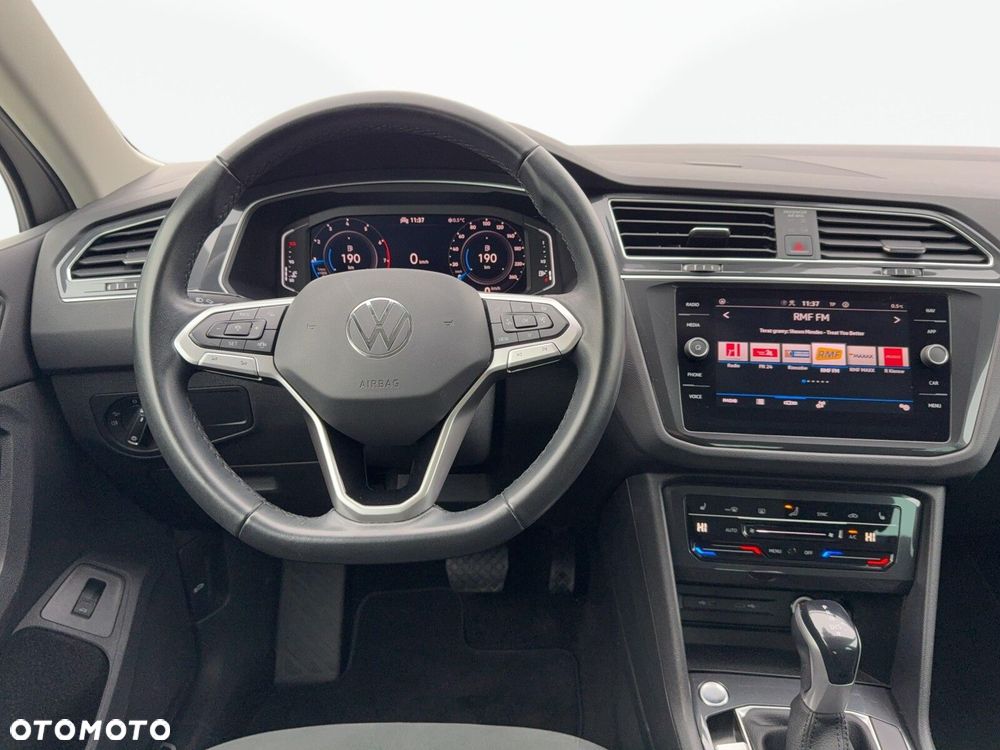 Volkswagen Tiguan - 16
