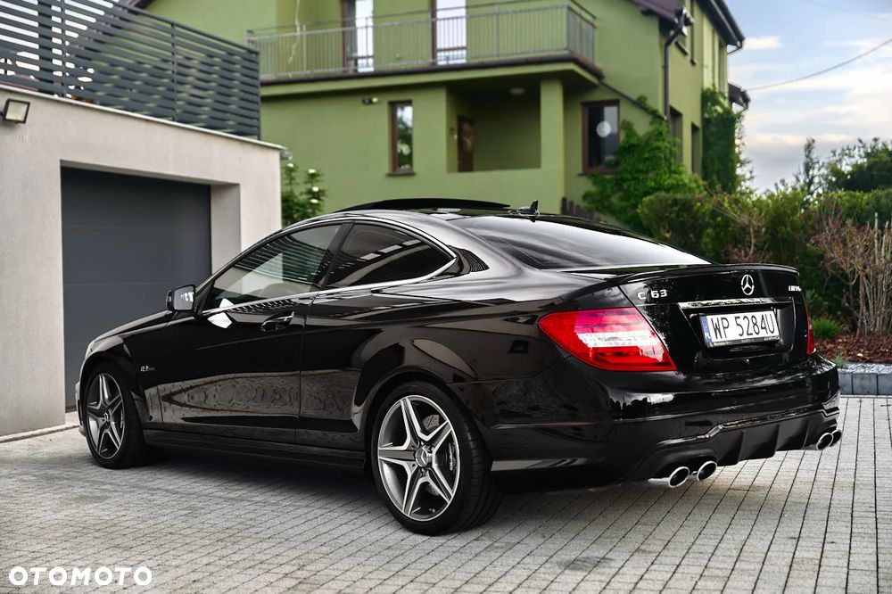 Mercedes-Benz Klasa C 63 AMG - 12