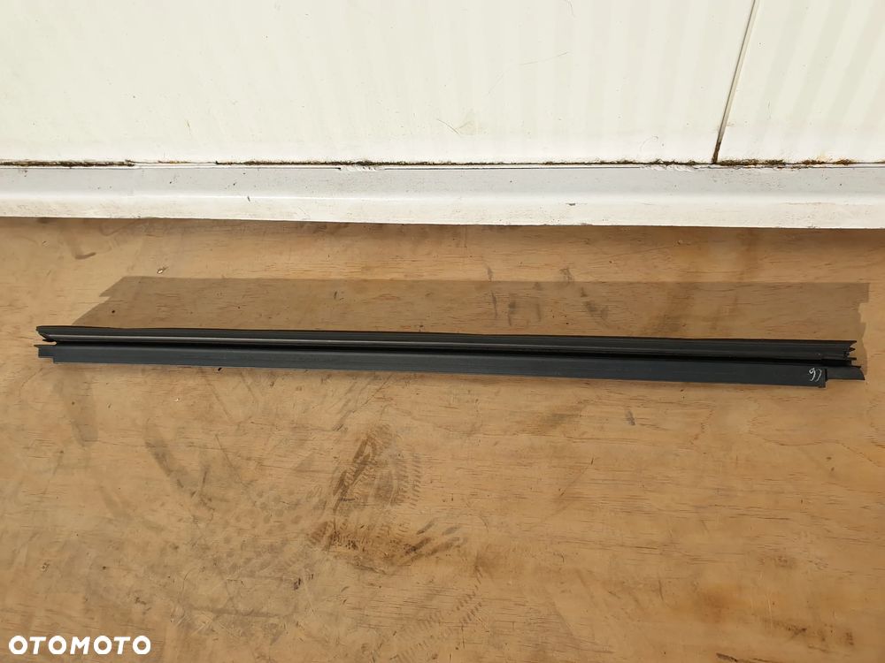 LISTWA ZGARNIAJĄCA PRZYSZYBOWA  LEWY LEWA  PRZÓD TYŁ MERCEDES S KLASA  W222 A2226730165 A22267303 USZCZELKA DRZWI - 11