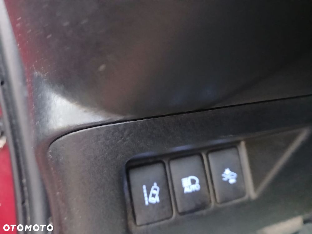 Toyota Yaris Hybrid 100 Selection - 34