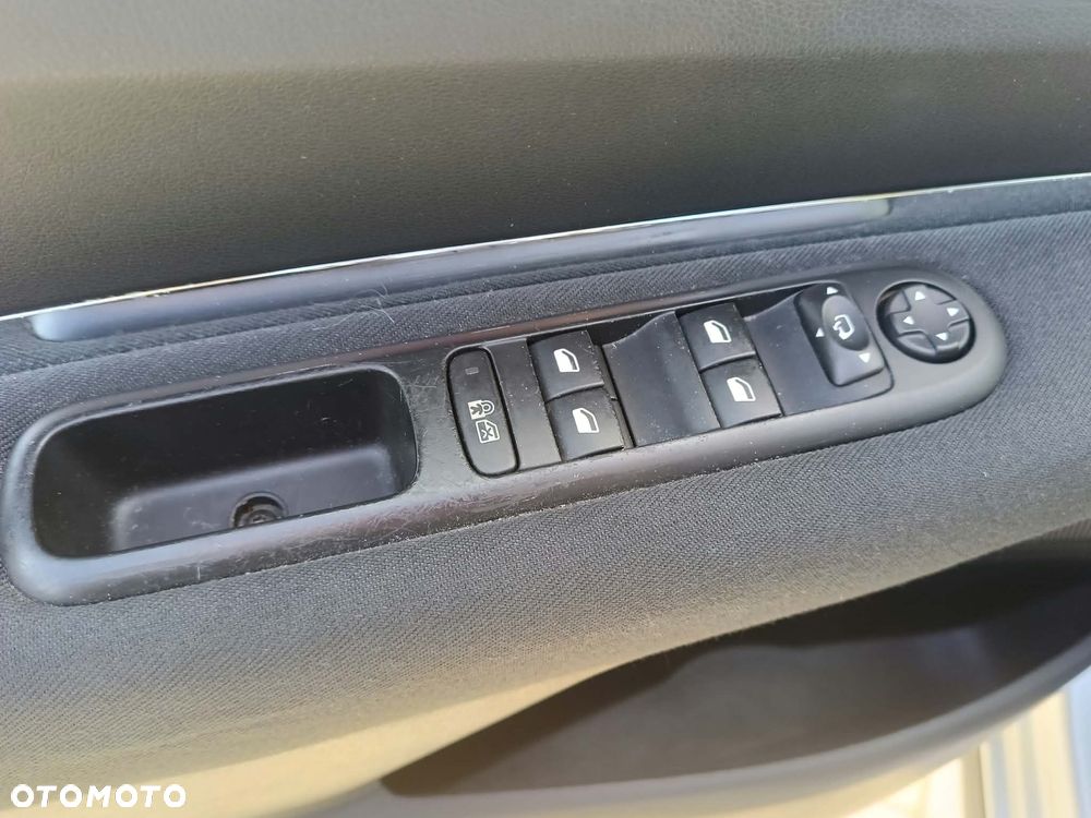 Peugeot 3008 HDi 115 Allure - 24