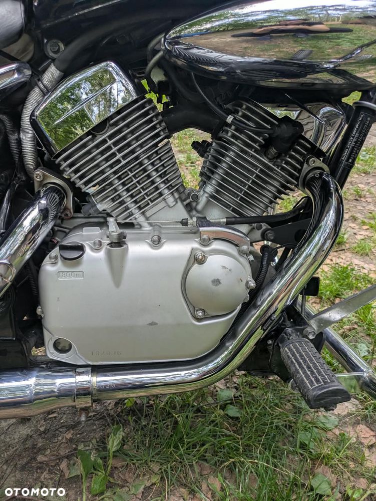 Suzuki Intruder - 9