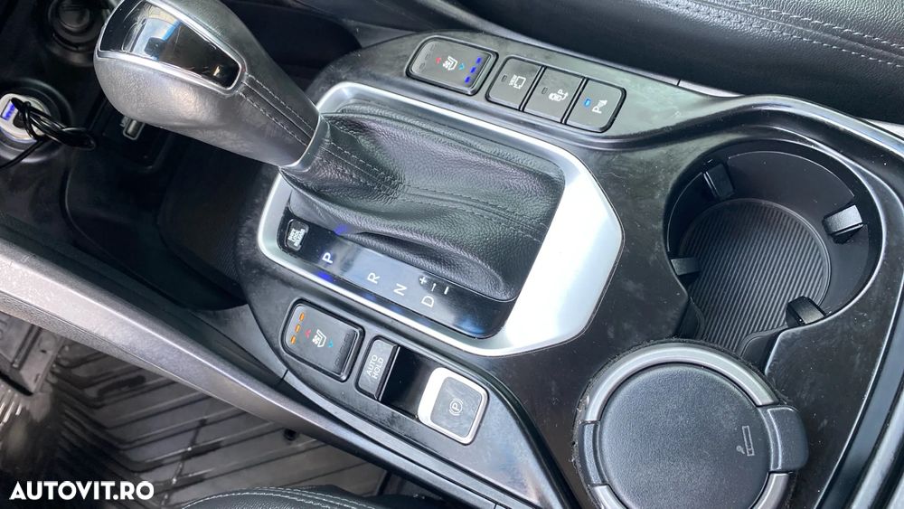 Hyundai Santa Fe - 10