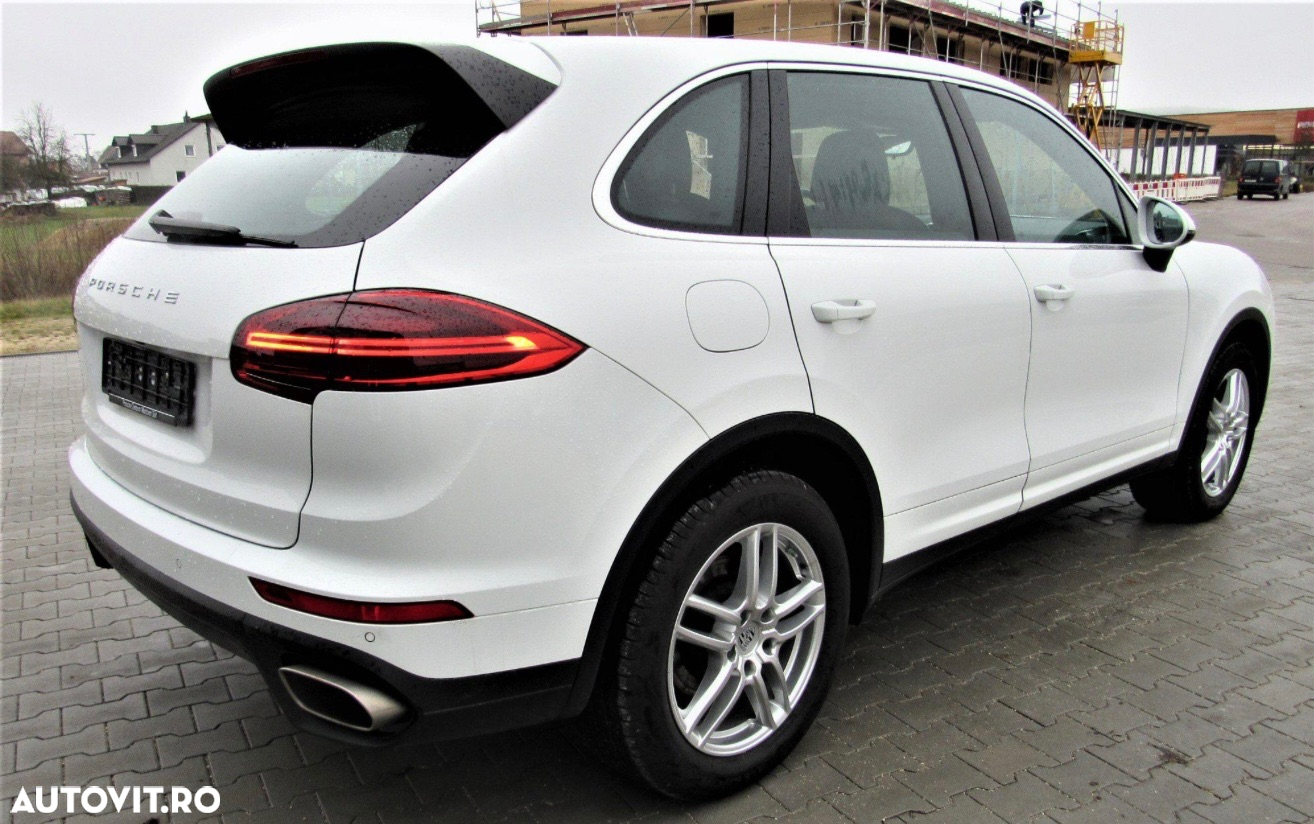 Porsche Cayenne 3.0 L - 18