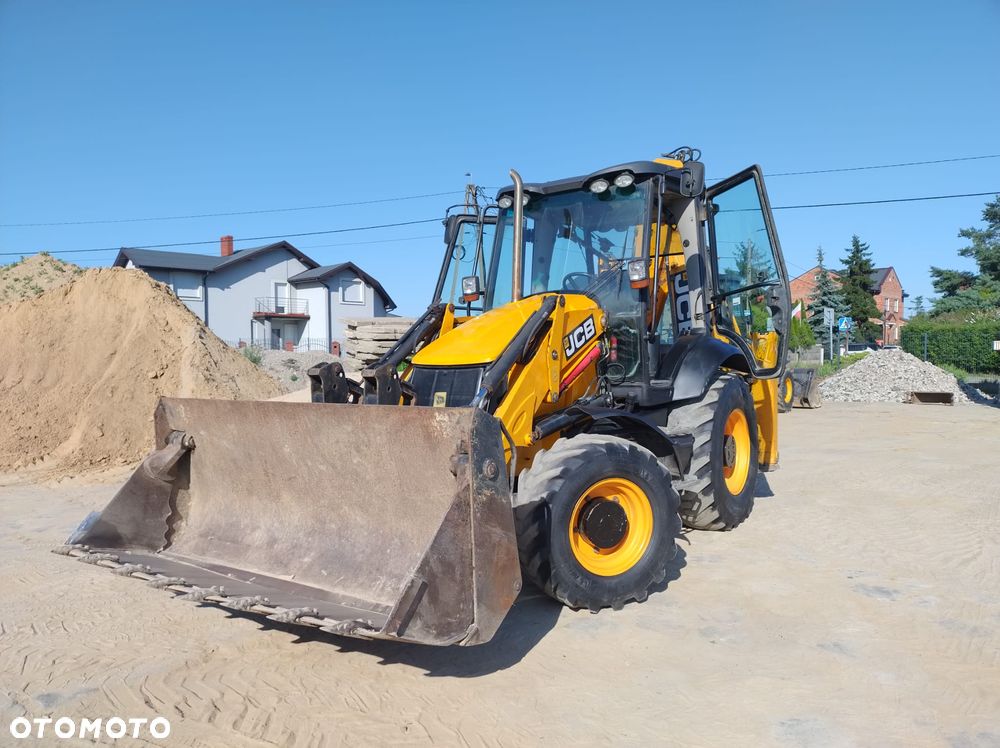 JCB 3CX CONTRACTOR - 3