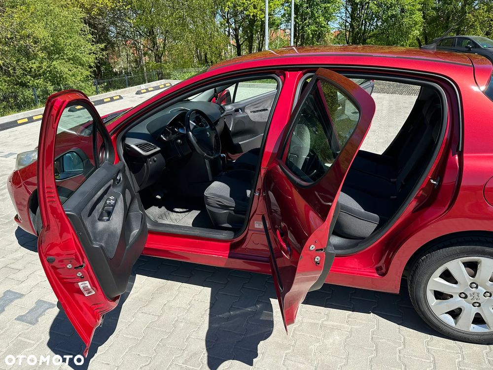 Peugeot 207 1.6 Trendy - 9