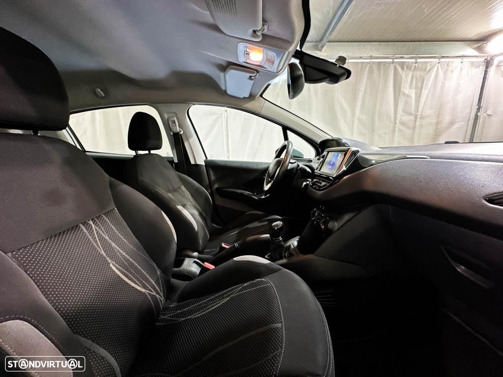 Peugeot 208 1.4 HDi Allure - 29