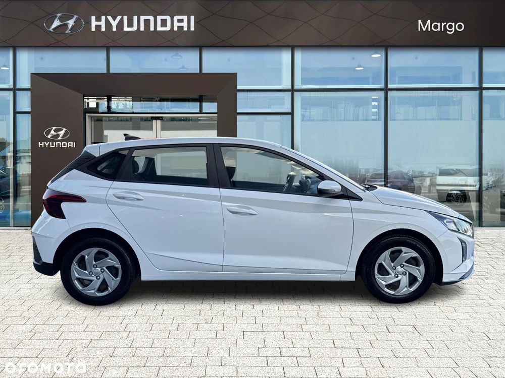 Hyundai i20 1.2 Pure - 12