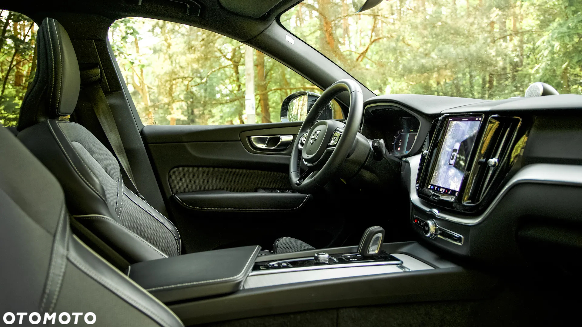 Volvo XC 60 T8 Plug-In Hybrid AWD R-Design - 16