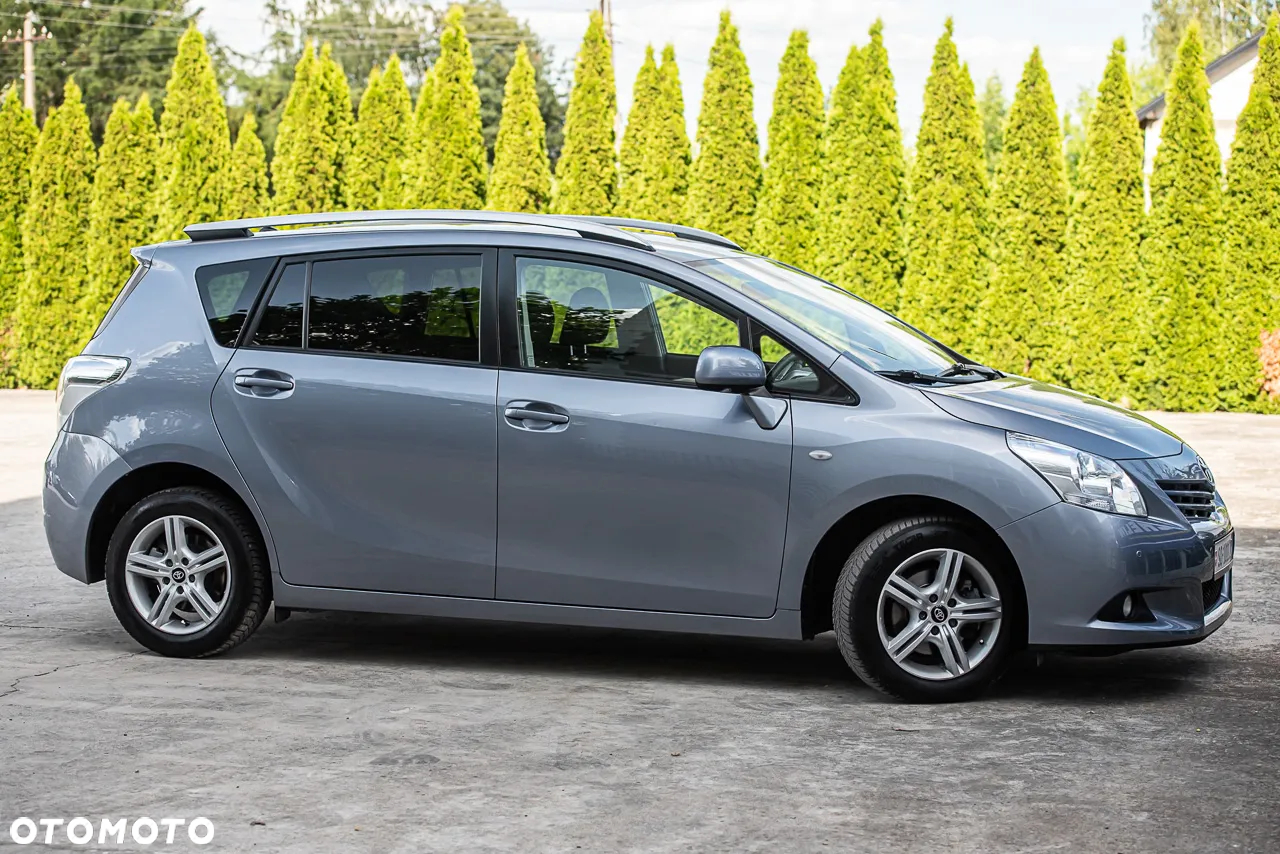 Toyota Verso 1.8 Premium MS - 3