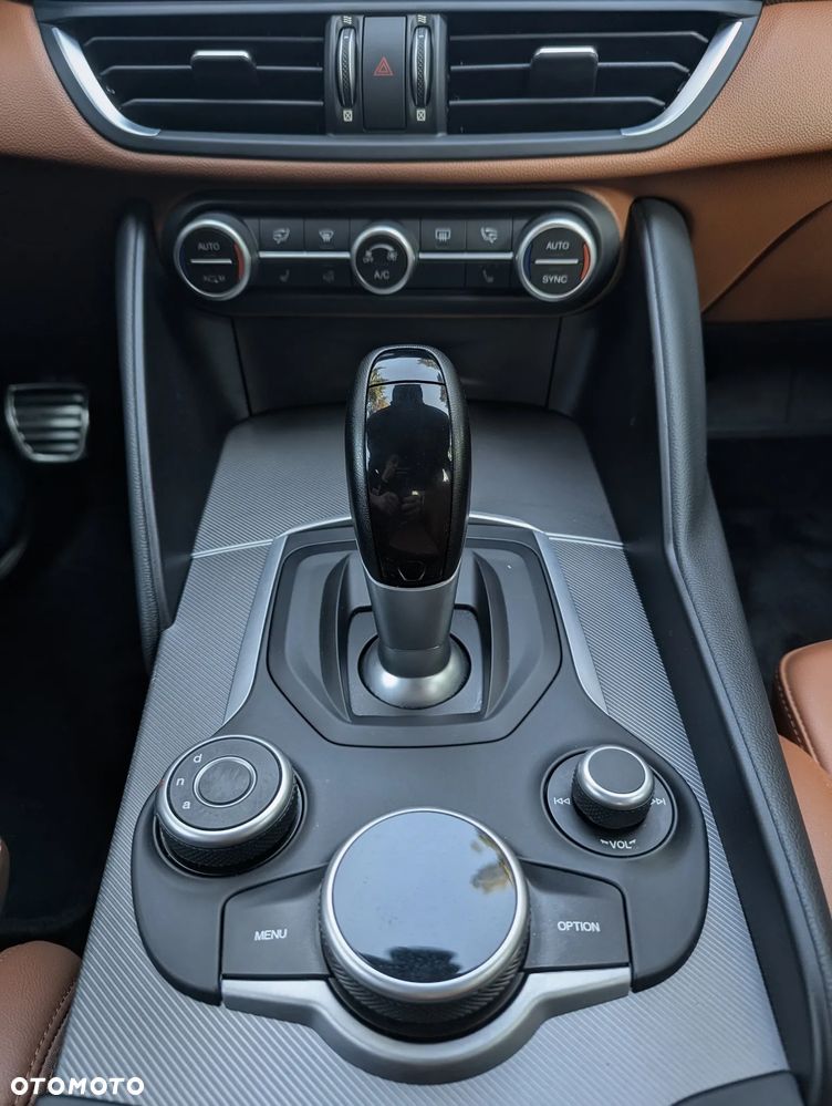 Alfa Romeo Giulia 2.0 Turbo Veloce Q4 - 22