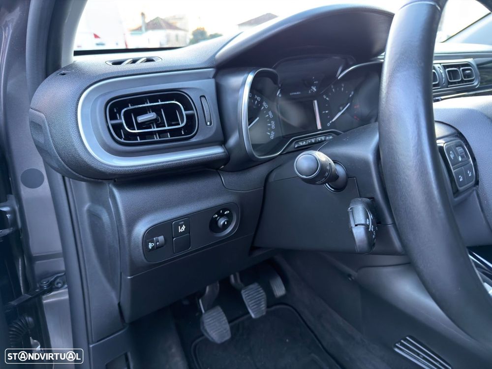 Citroën C3 1.2 PureTech Shine - 29