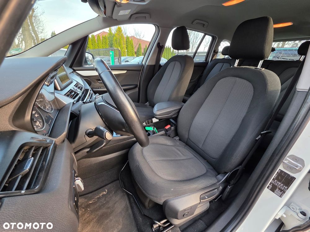 BMW Seria 2 218d - 14