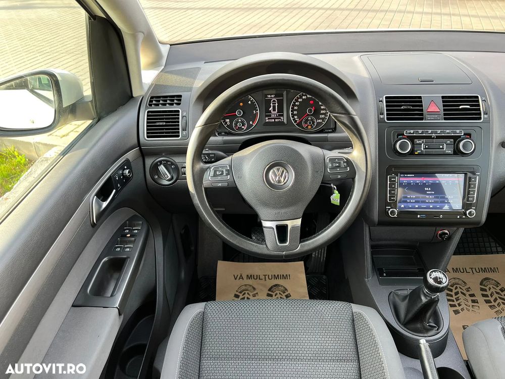 Volkswagen Touran 1.6 TDI DPF BlueMotion Technology Highline - 14