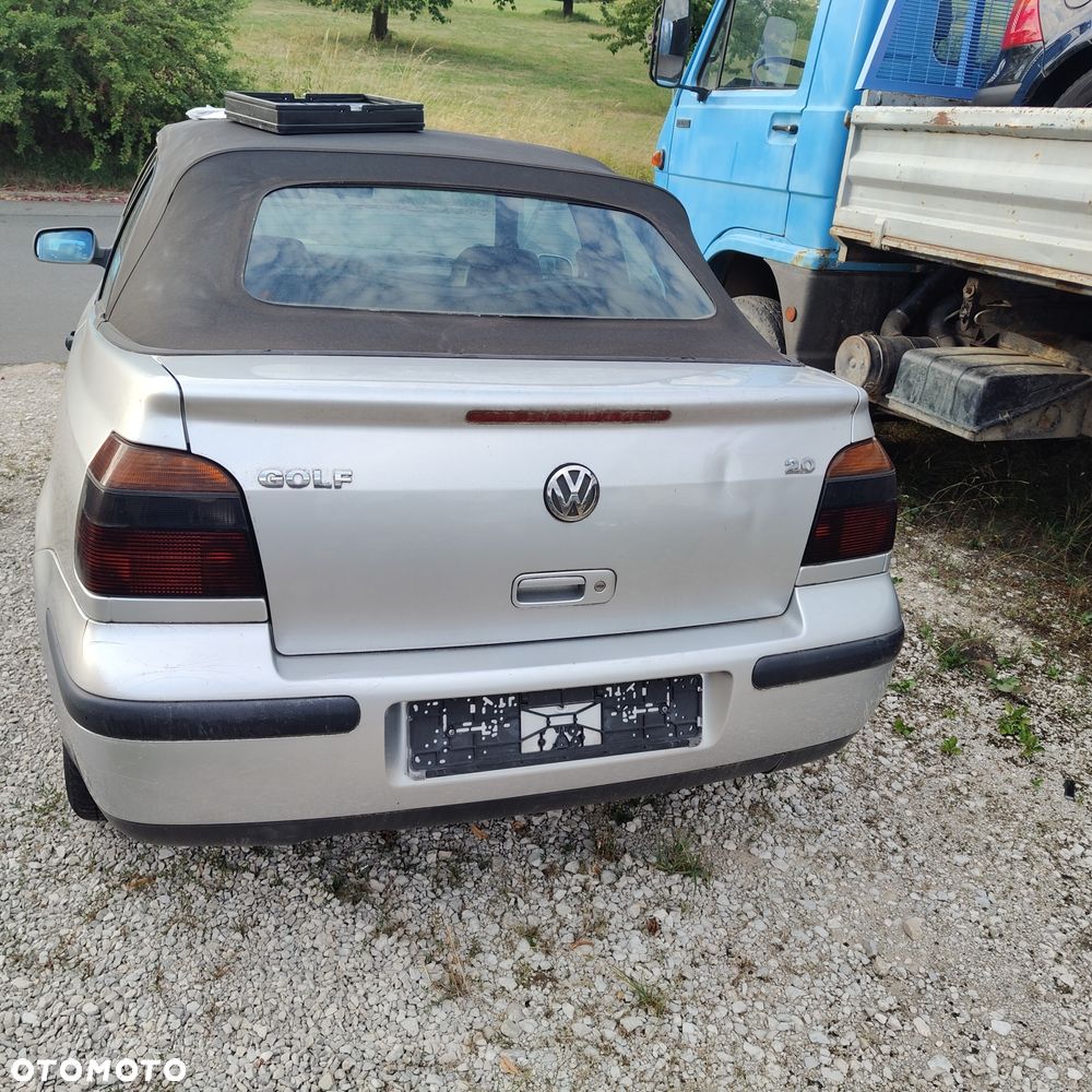 Volkswagen Golf Cabrio - 2