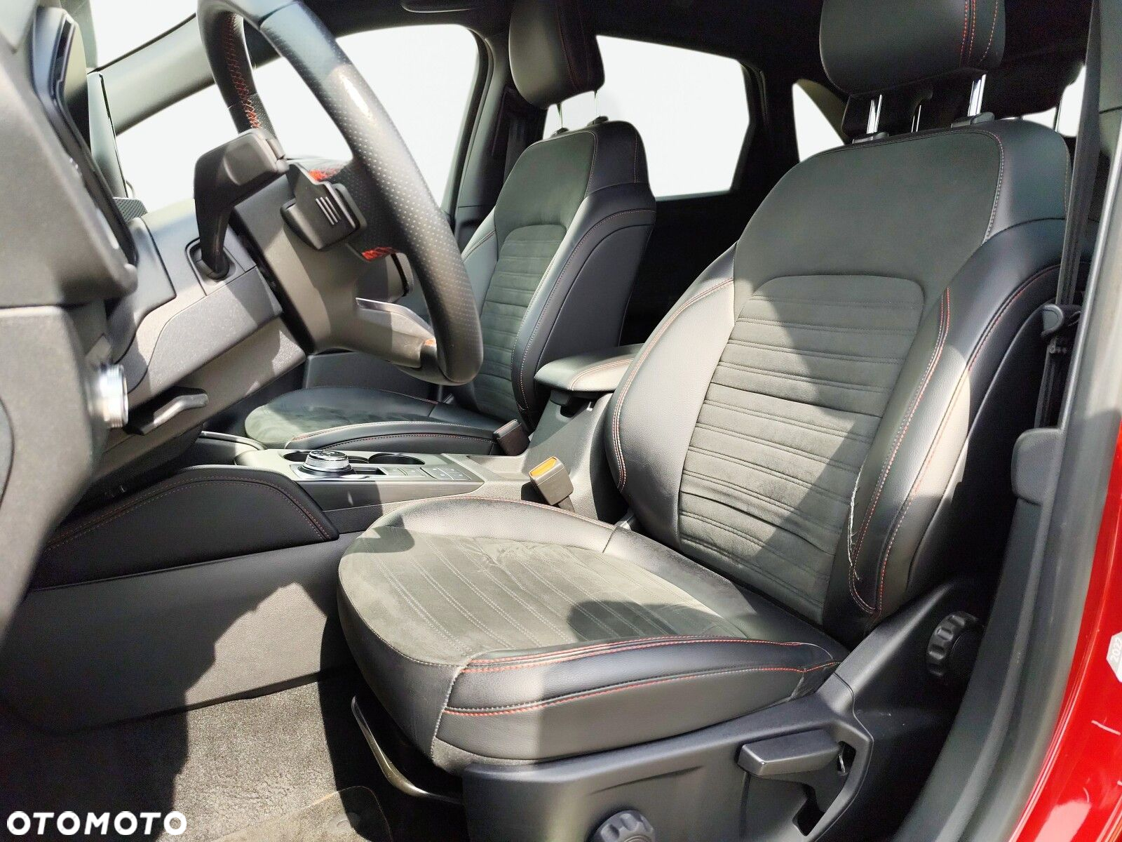 Ford Kuga - 10