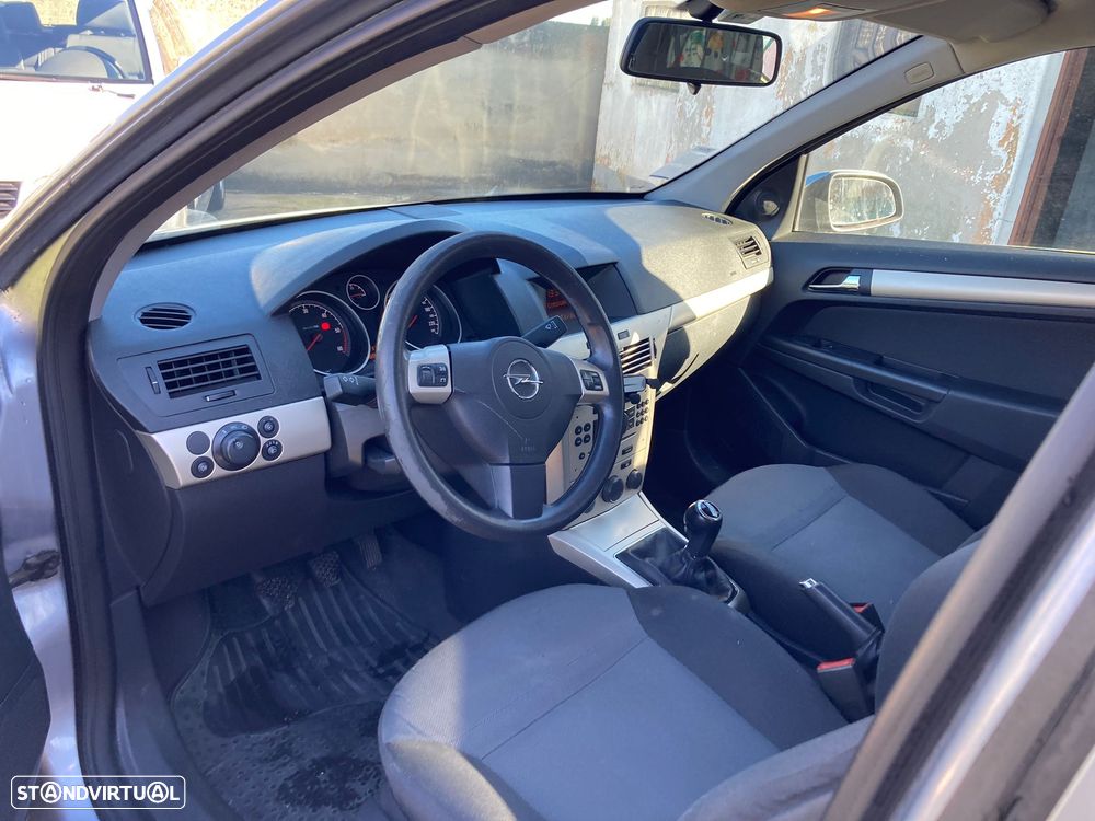 Opel Astra 1.3 CDTI Enjoy EcoFLEX - 2