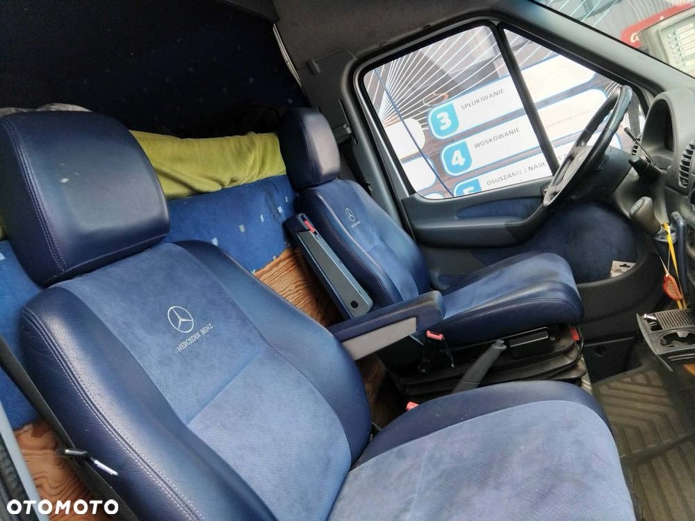 Mercedes-Benz Sprinter - 16
