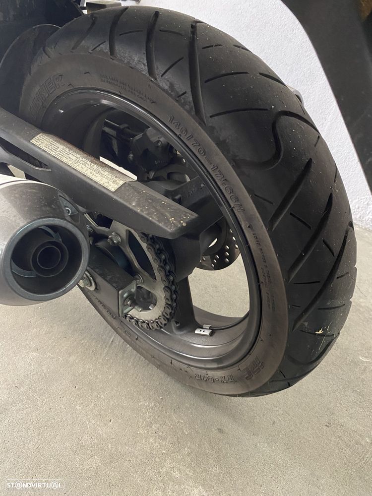 Suzuki Inazuma 250 - 11