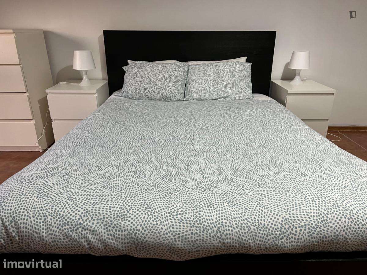 Quarto - localizado em Trofa Porto - Grande imagem: 2/7