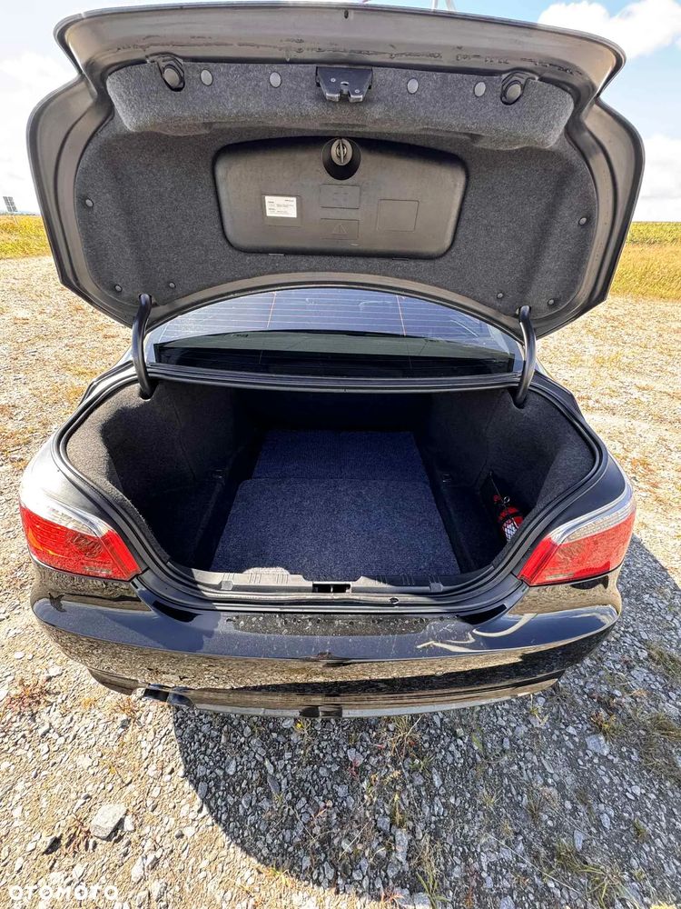 BMW Seria 5 525d - 27