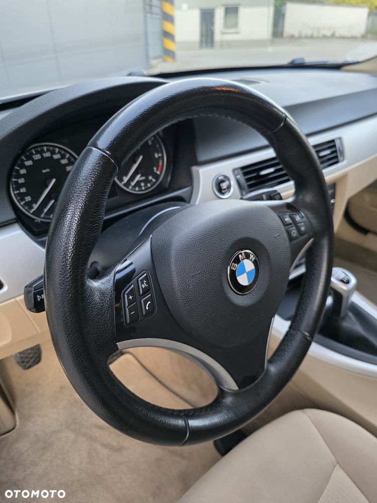 BMW Seria 3 318i - 16
