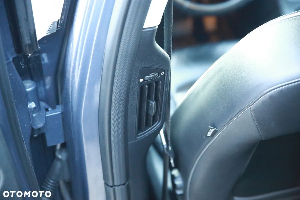 Ford Mondeo 2.0 TDCi Titanium - 17