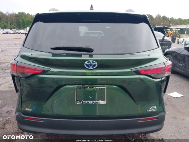 Toyota Sienna - 16