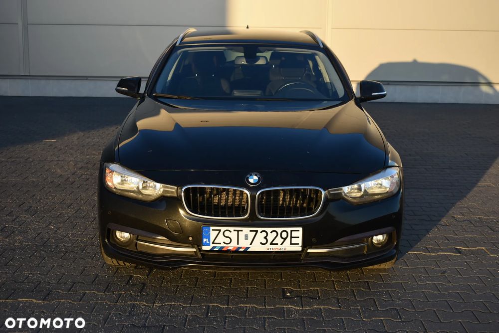 BMW Seria 3 320d Sport Line - 31