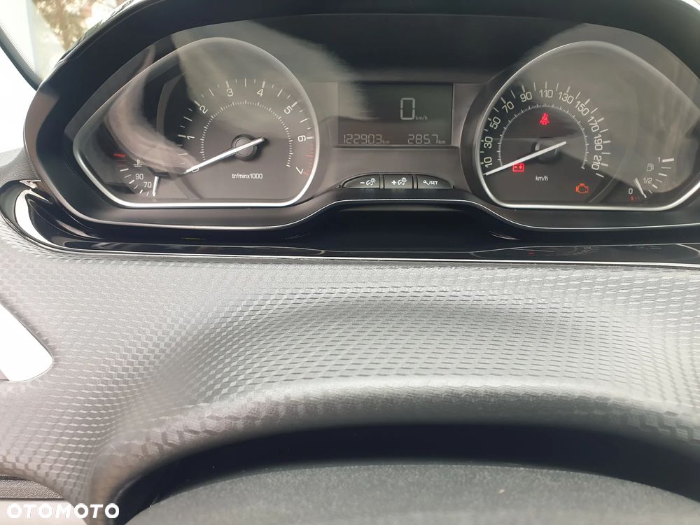 Peugeot 2008 - 15