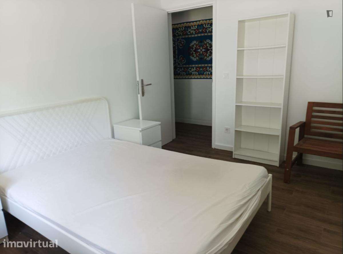 Quarto - localizado em Alvalade Lisbon - Grande imagem: 5/8