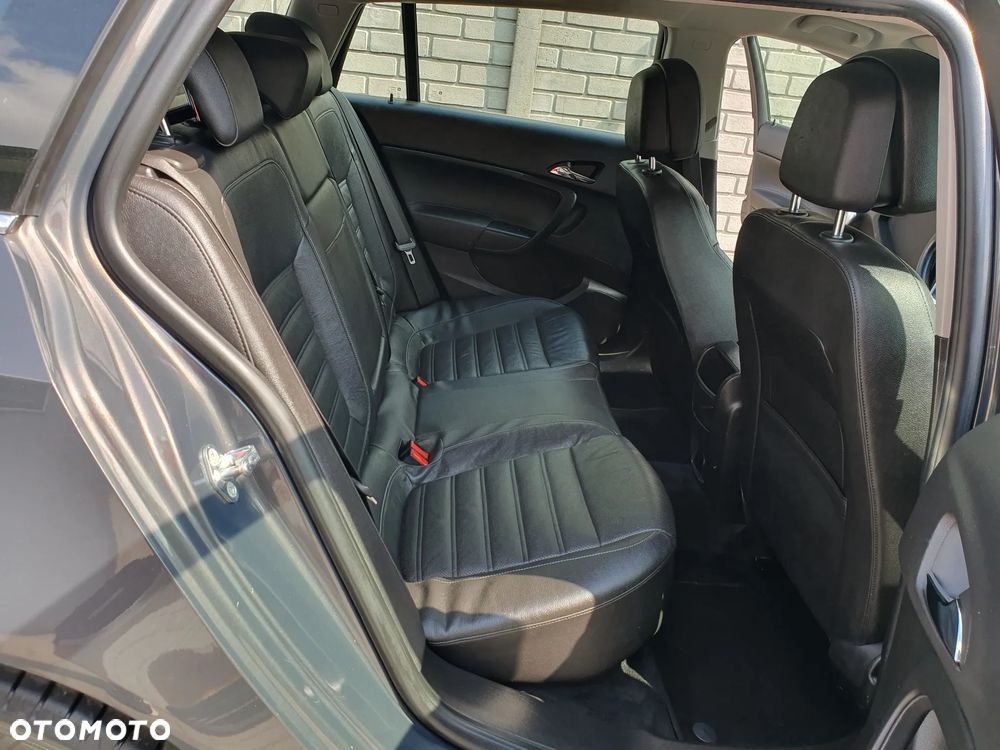 Opel Insignia - 32