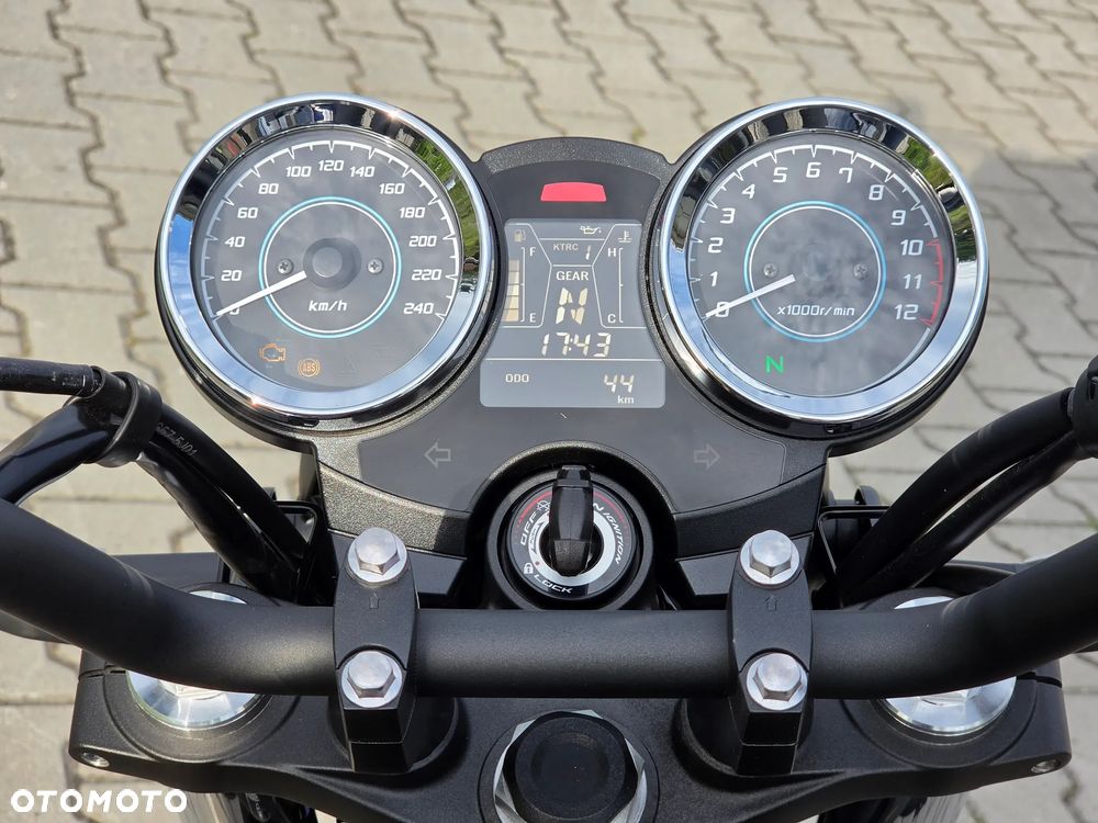 Kawasaki Z 650 RS - 15
