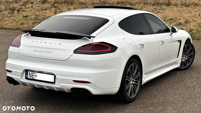 Porsche Panamera GTS PDK - 22