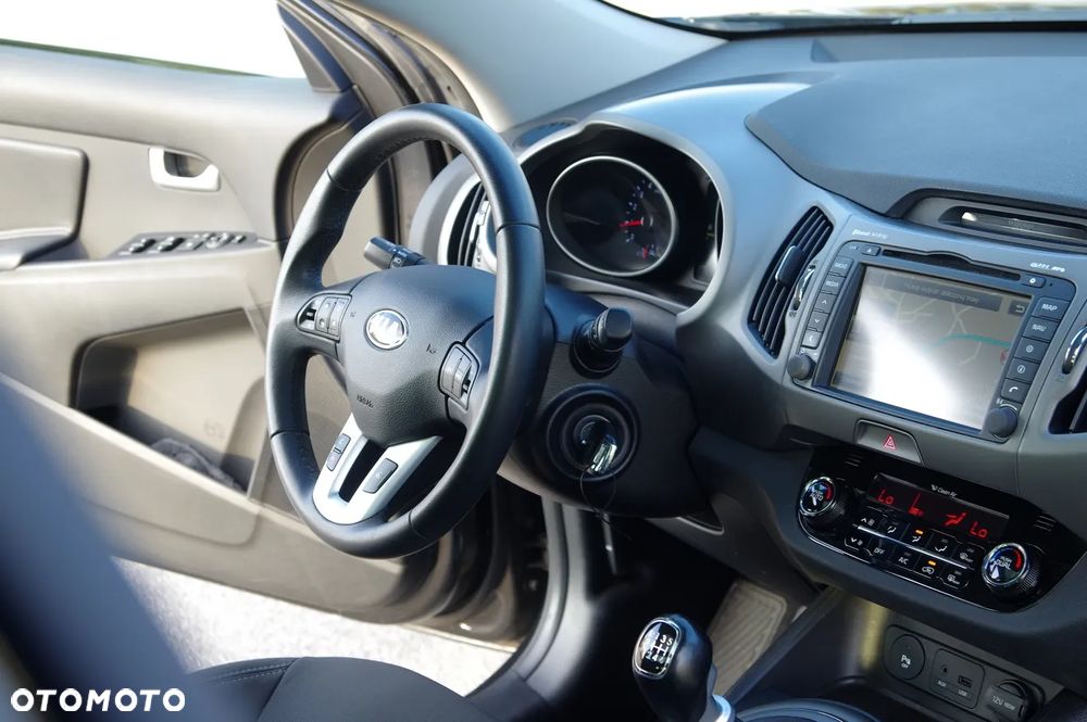 Kia Sportage 1.7 CRDI 2WD ISG Dream-Team Edition - 28