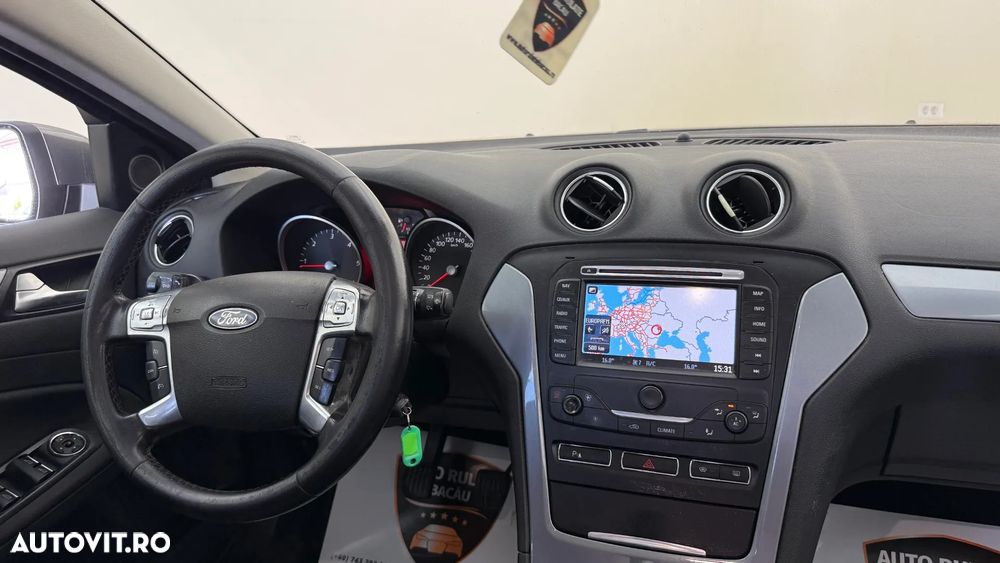 Ford Mondeo 2.0 TDCi Ghia - 16
