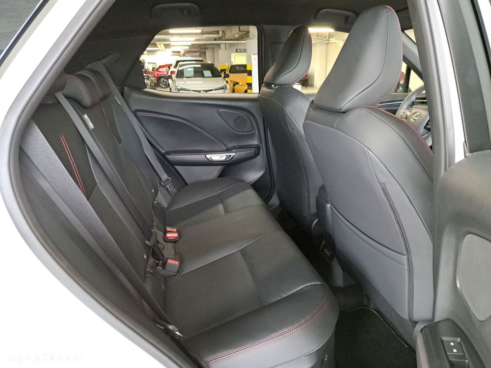 Lexus LBX 1.5 Hybrid Emotion - 15
